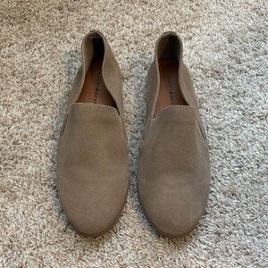 Lucky Brand Women's Taupe Suede Flats